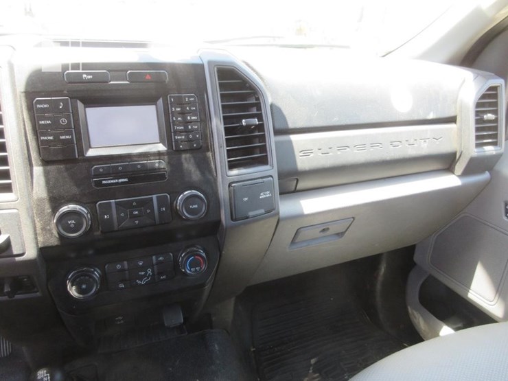 2019-ford-f350-xl-image-8