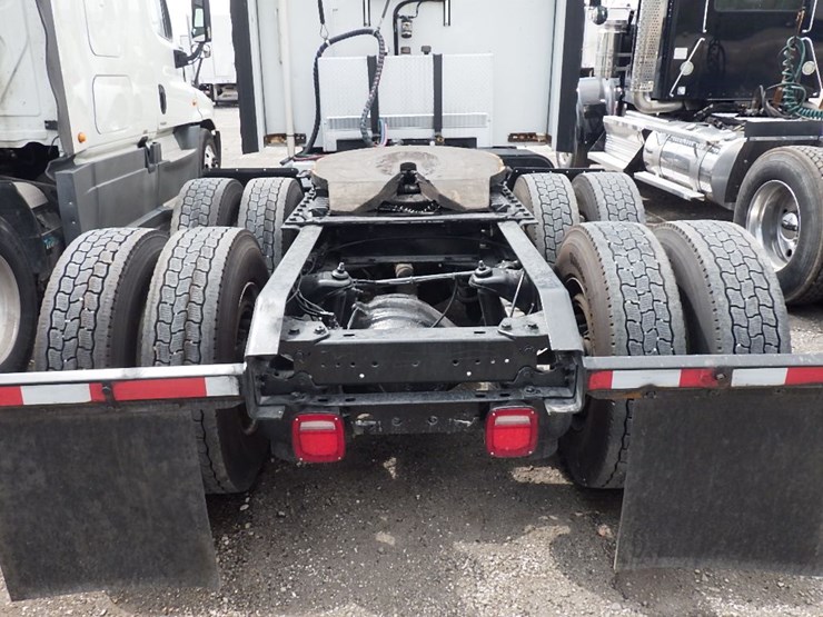 2016-kenworth-t800-image-11