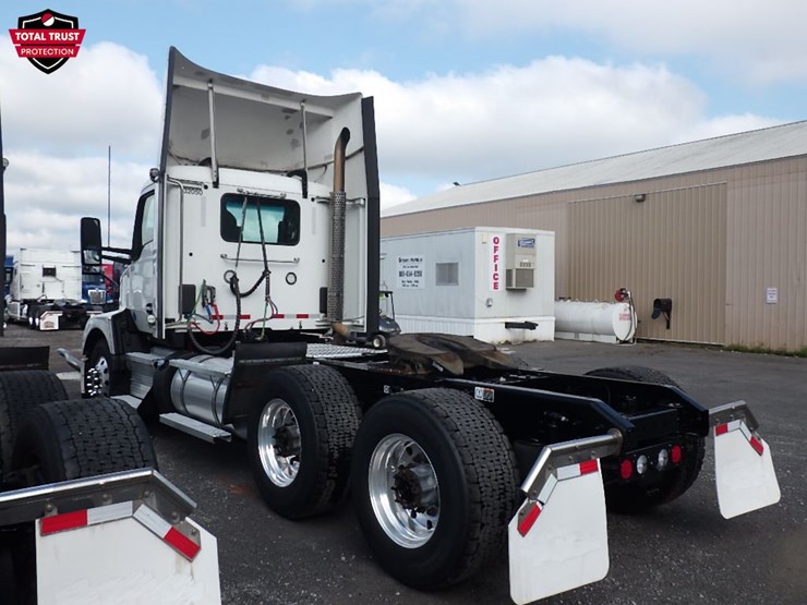 2024-kenworth-t680-image-12
