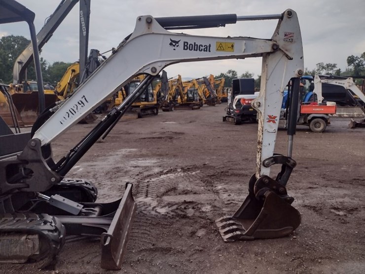 bobcat-e32-image-25