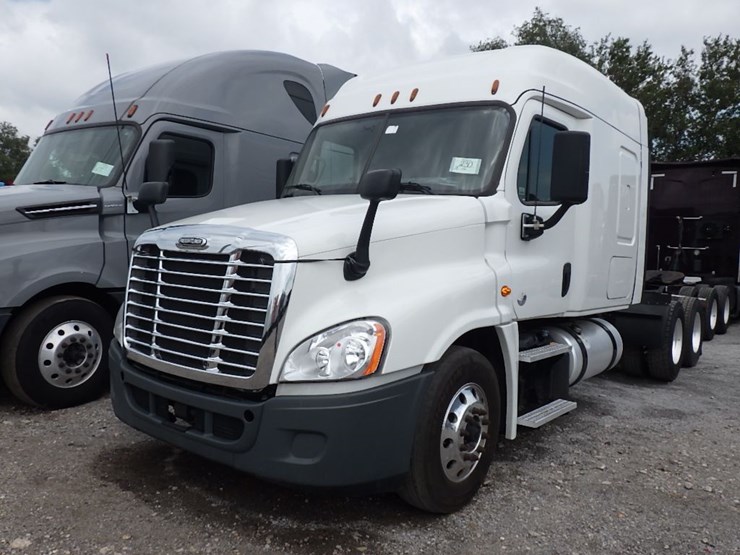 2018-freightliner-cascadia-125-evolution-image-1