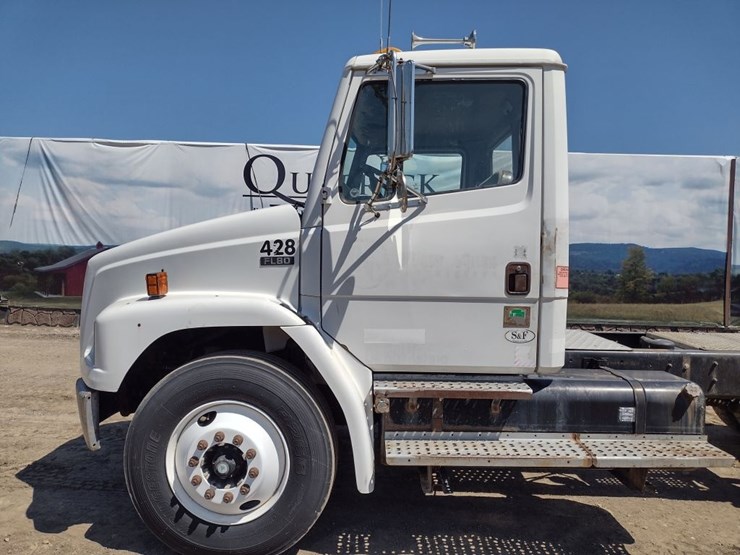 freightliner-fl80-image-16