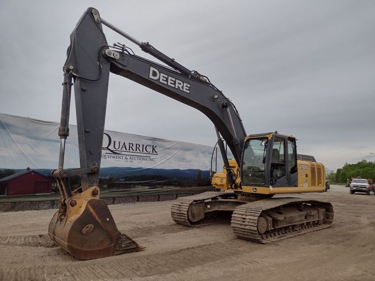deere-270d-lc-image-11