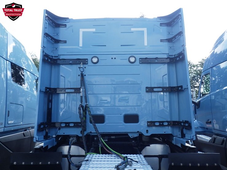 2026-volvo-vnl840-image-13