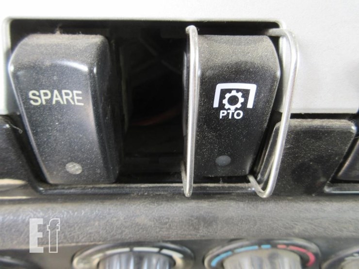 2015-kenworth-t800-image-12