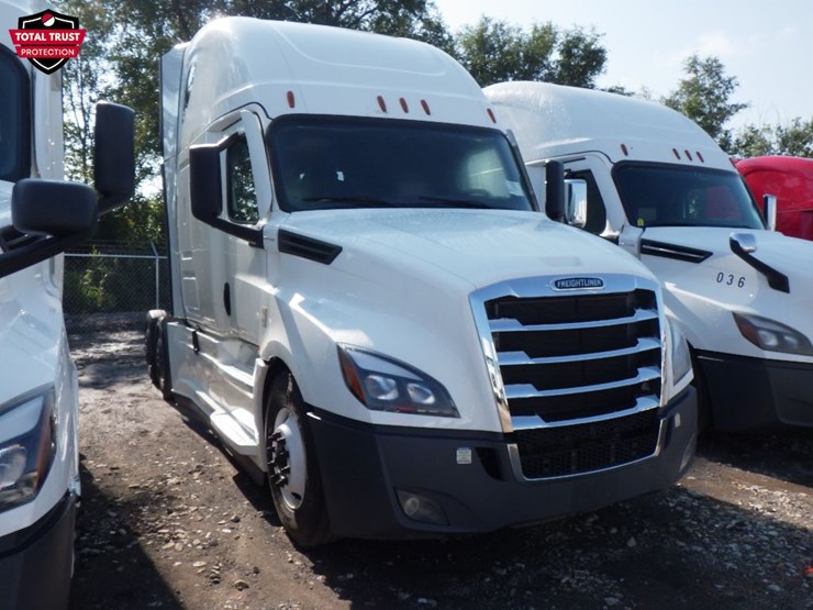 2022-freightliner-cascadia-126-image-3