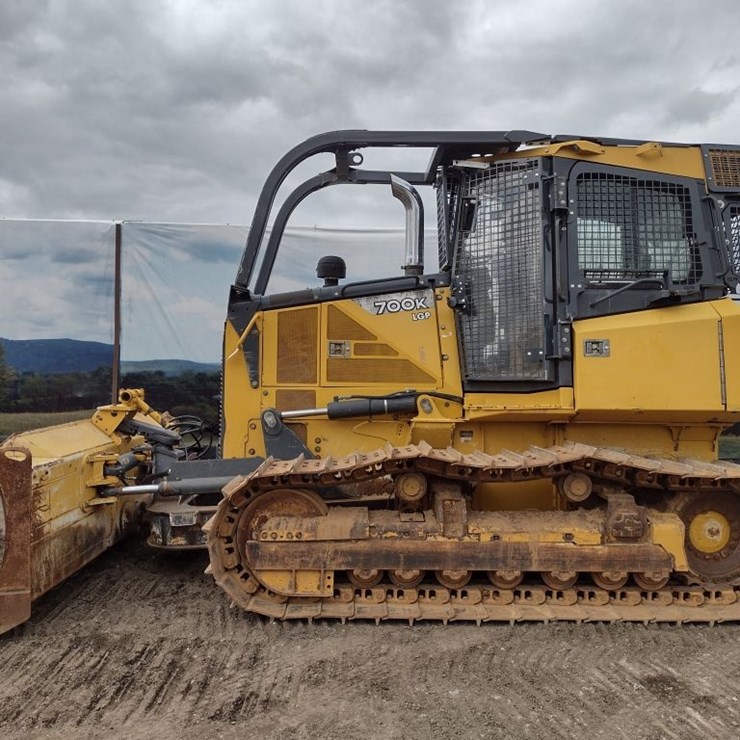DEERE 700K LGP