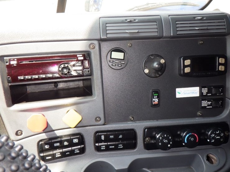 2017-freightliner-cascadia-125-image-22