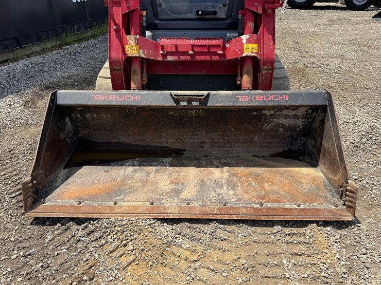 2023-takeuchi-tl12v2-image-9