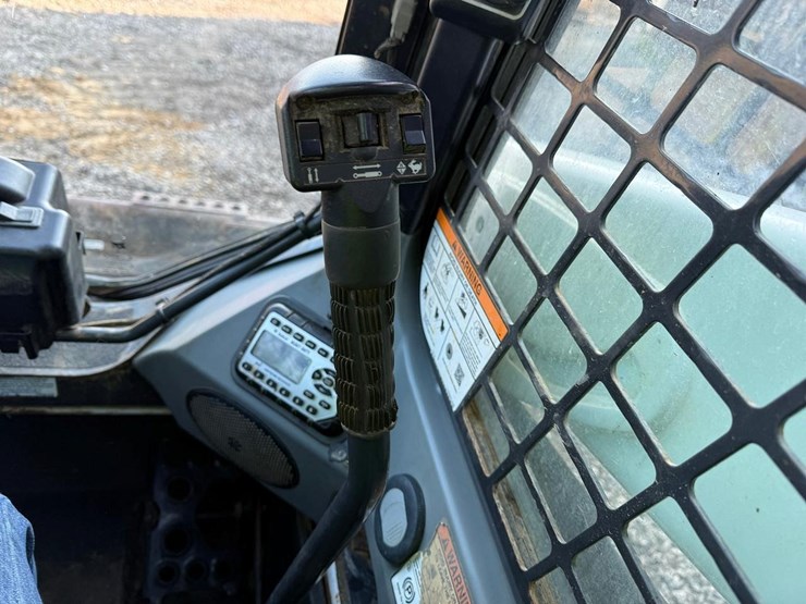 2020-bobcat-t595-image-22
