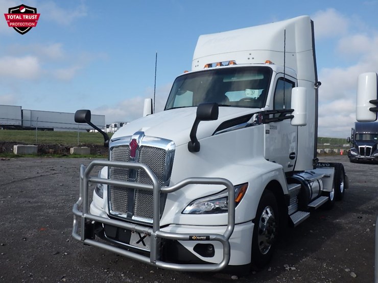 2024-kenworth-t680-image-1