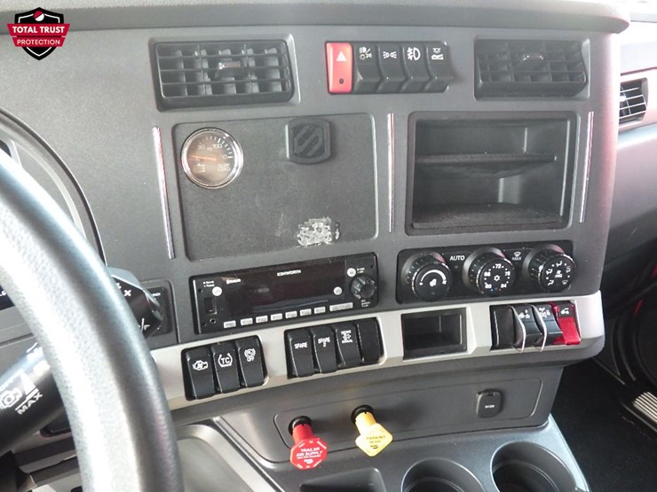 2024-kenworth-t680-image-23