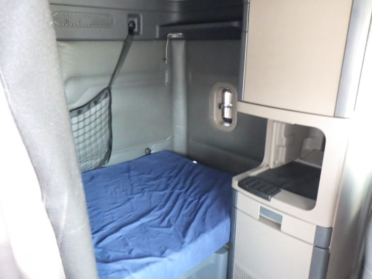 2017-freightliner-cascadia-125-evolution-image-4