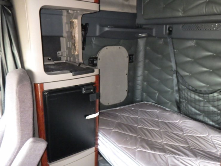 2020-freightliner-cascadia-125-image-29