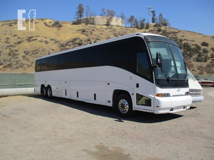 1999-mci-e4500-image-1