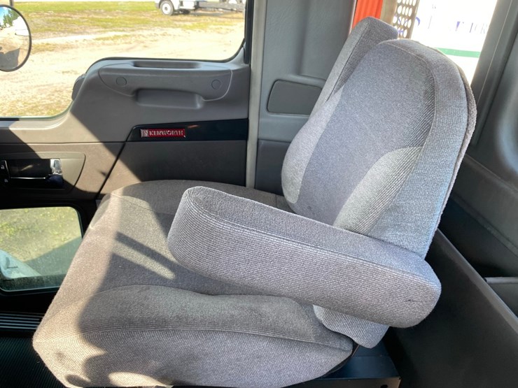 2018-kenworth-t440-image-86