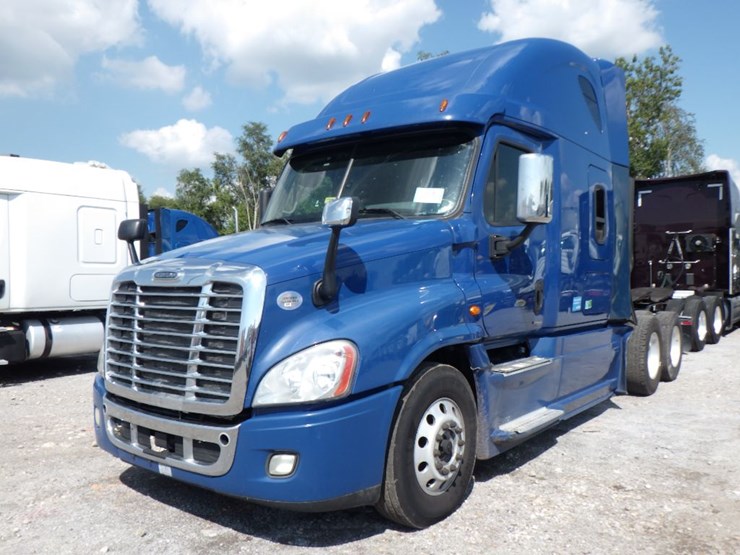 2018-freightliner-cascadia-125-evolution-image-1
