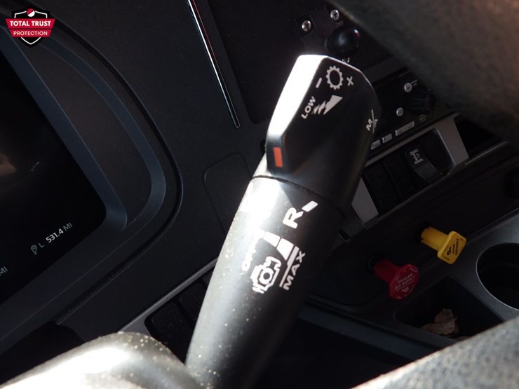 2025-kenworth-t680-image-29