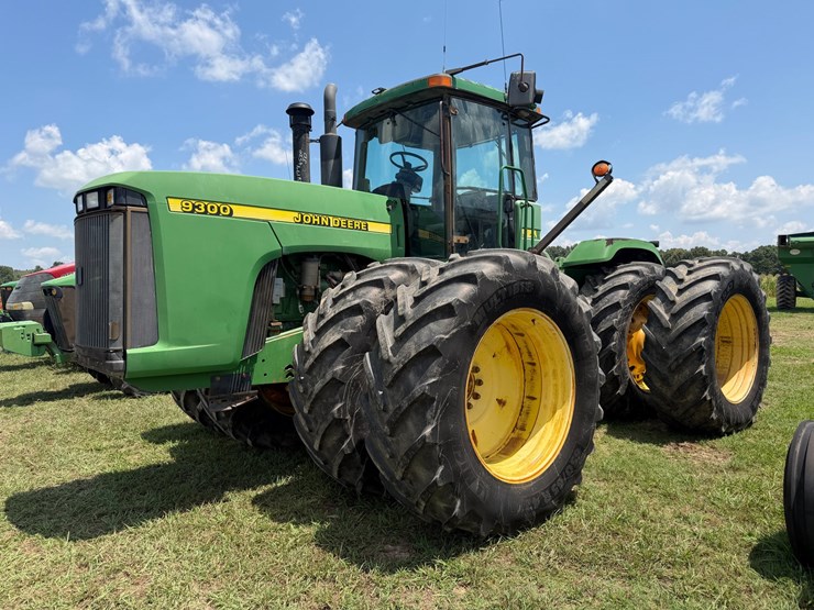 2000-john-deere-9300-image-1
