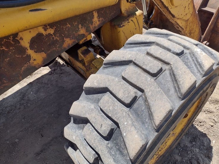 john-deere-310d-image-30