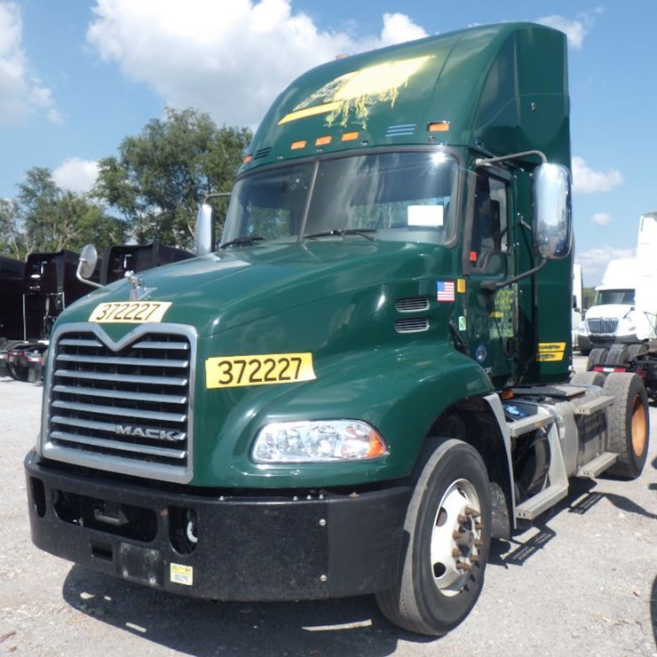 2018 MACK CH612