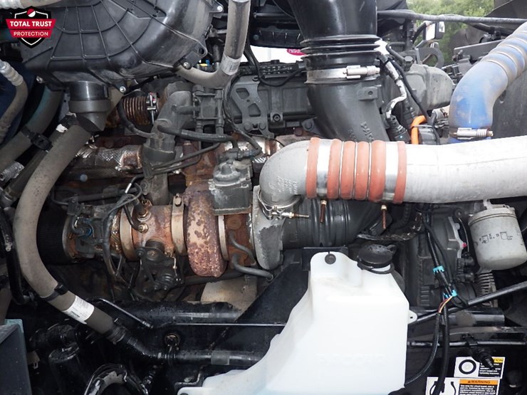 2023-peterbilt-579-image-31