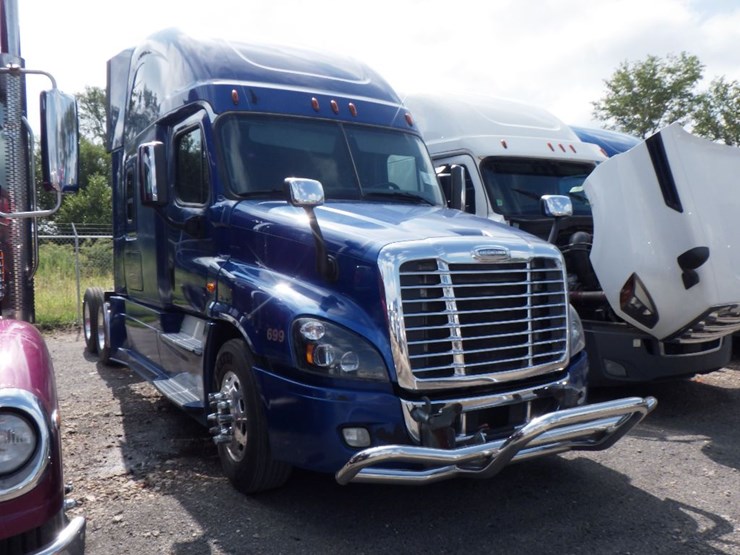 2020-freightliner-cascadia-125-image-4