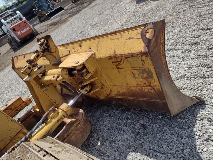 caterpillar-d4c-image-21