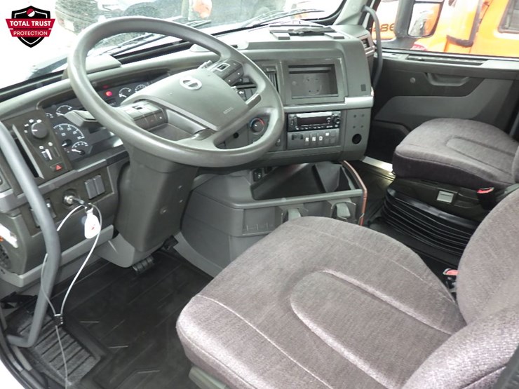 2024-volvo-vnr300-image-17