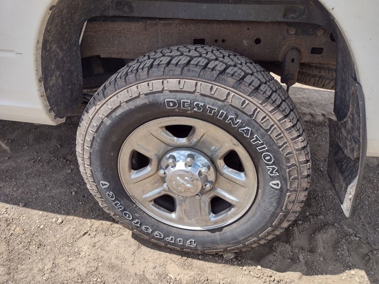 18-dodge-2500-image-16