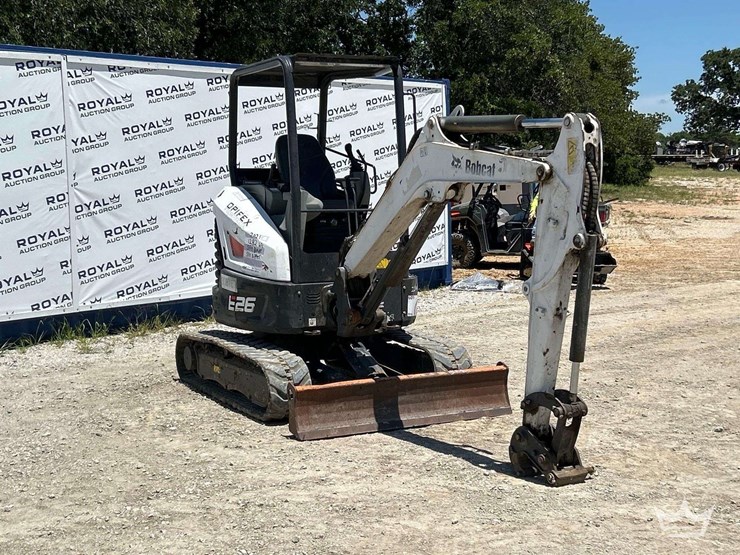 2021-bobcat-e26-image-4