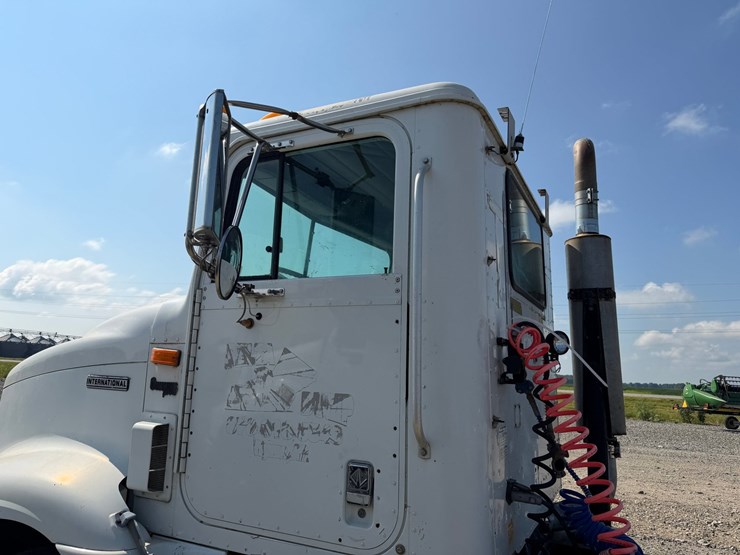 2000-international-9100-image-27