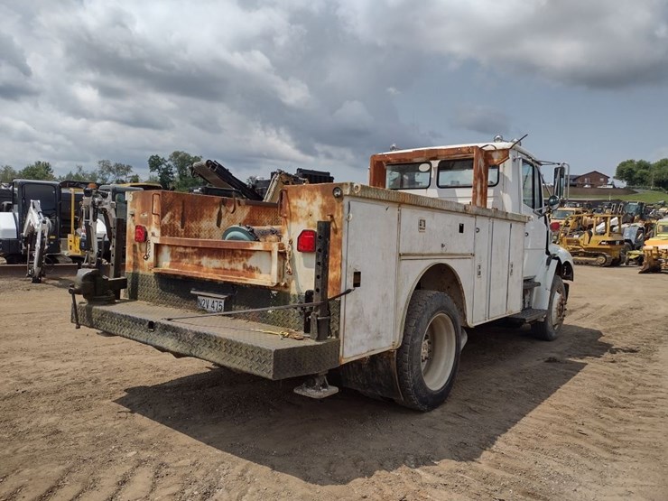 freightliner-fl70-image-30