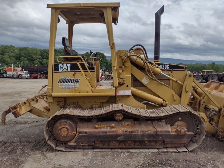 caterpillar-939c-image-25