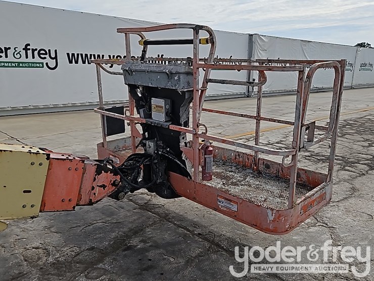 2016-jlg-600s-image-10