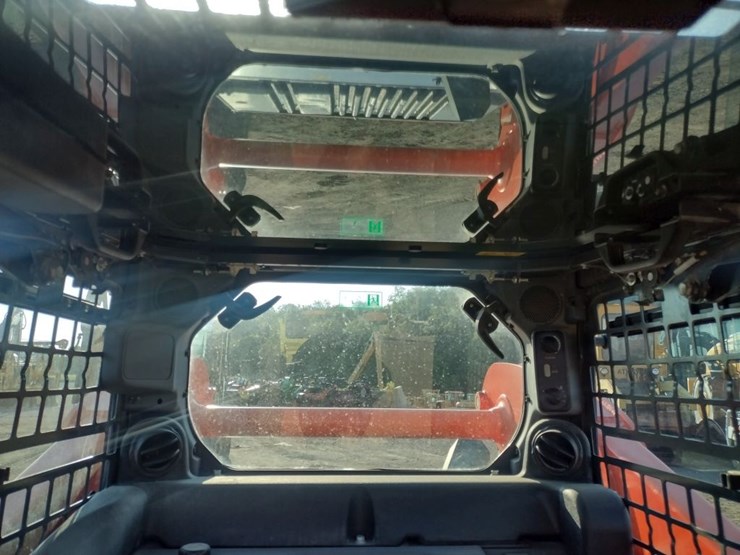 kubota-ssv75-image-10