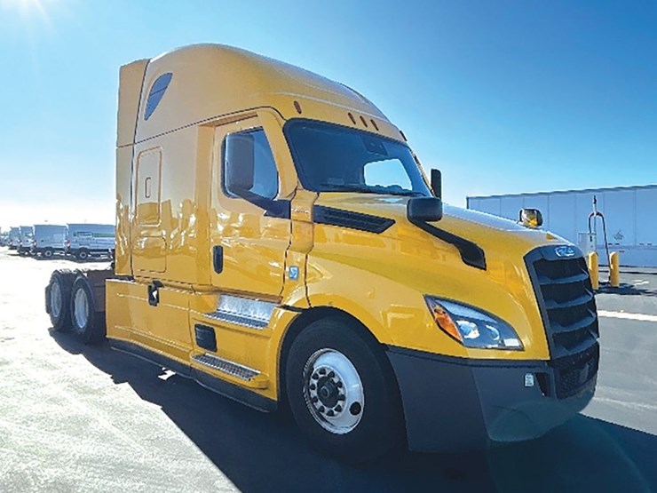 2022-freightliner-cascadia-126-image-1