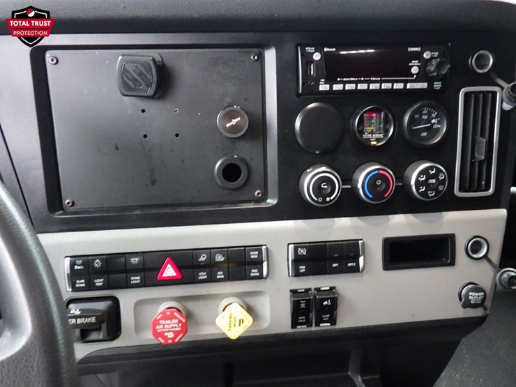 2024-freightliner-cascadia-126-image-21