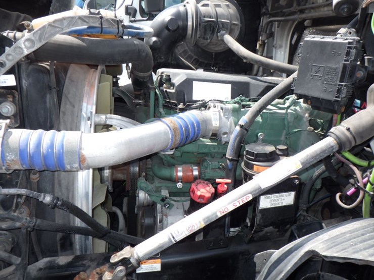 2020-volvo-vnr300-image-23