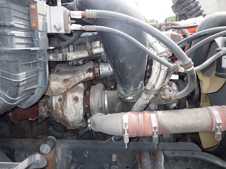 2016-freightliner-cascadia-125-image-32