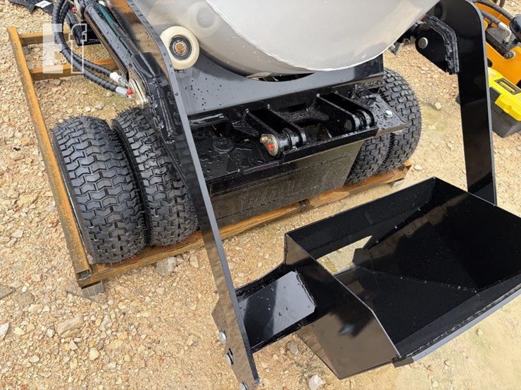 future-mt800-mini-wheel-mixer-truck-image-9