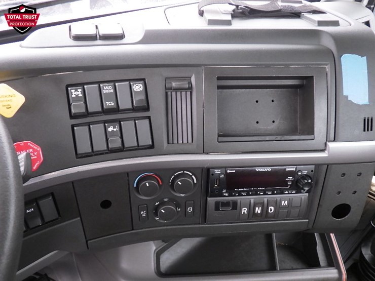 2024-volvo-vnr300-image-18