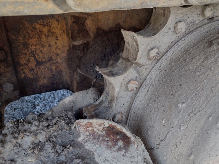 caterpillar-d4c-image-14