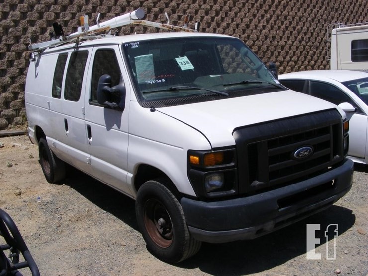 2010-ford-e250-image-1