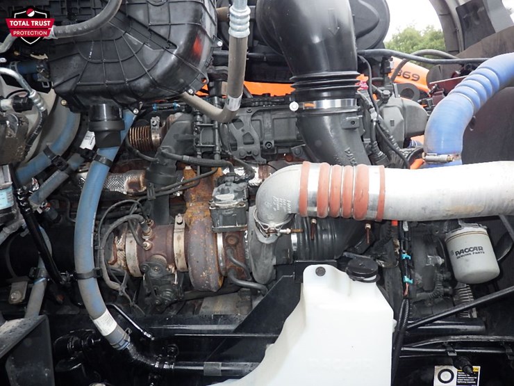 2023-peterbilt-579-image-30