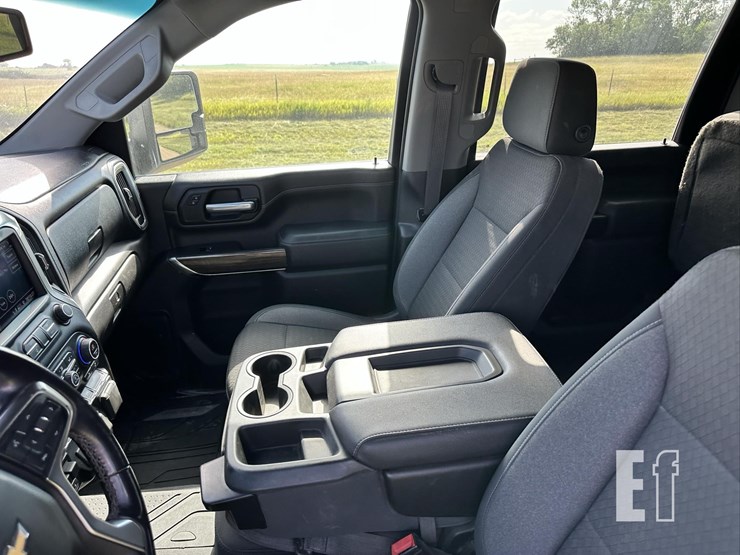 2021-chevrolet-silverado-2500hd-lt-image-30