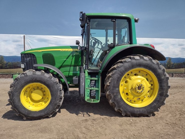 john-deere-7520-image-1
