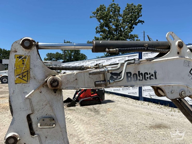 2021-bobcat-e26-image-18