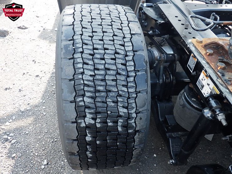 2024-kenworth-t680-image-16