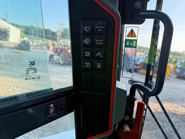 2021-bobcat-t66-image-27